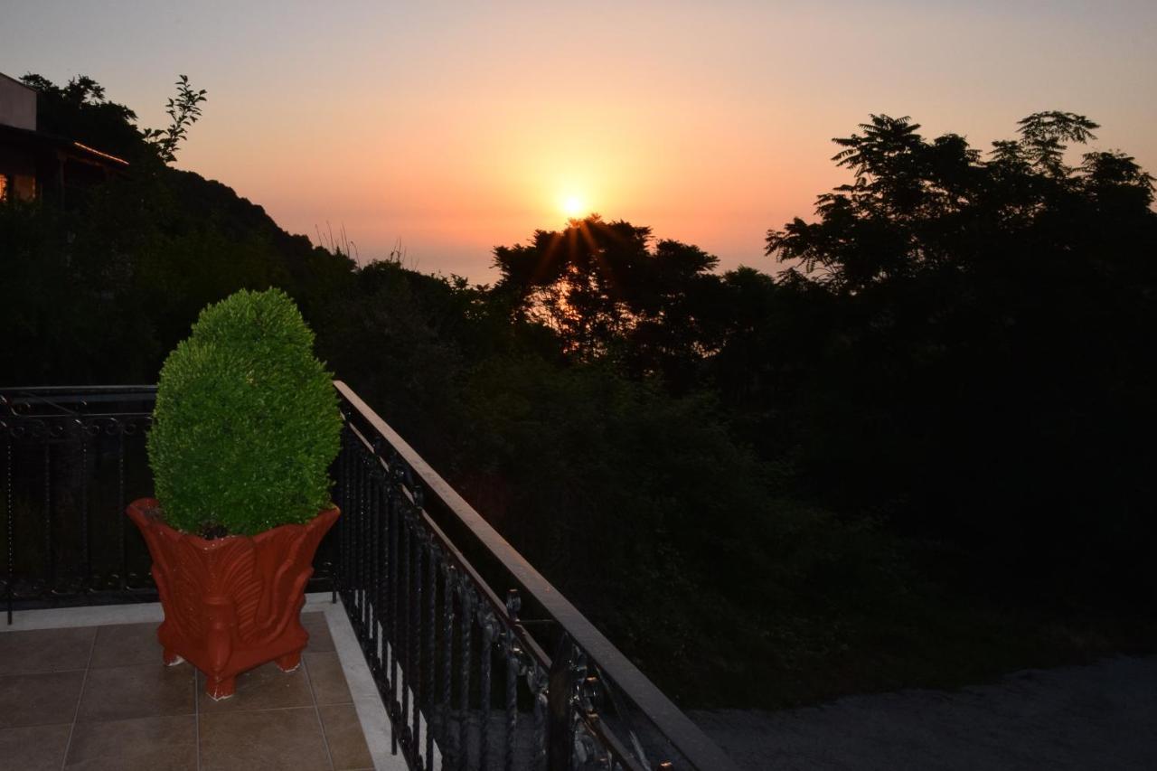 D & K Guest House Makrirrakhi Exterior photo